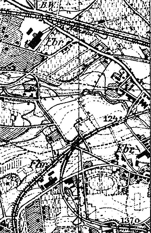 Mapa topograficzna, 1933 r. W centrum uk toru kolei szprotawskiej i bocznica. Prosty odcinek midzy fabrykami to prawdopodobnie rejon obiektu Feibweg