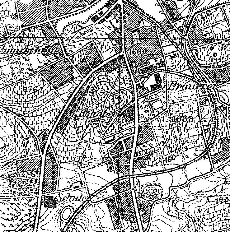 Mapa topograficzna, 1933 r. Z prawej rozjazd krzyzowy przy browarze. Na dole po rodku przejazd kolei przez ul. Kouchowsk. Na lewo od niego by plac skadowania drewna z nitkami torw.