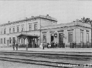 Budynek dworca kolejowego w Szprotawie. Stan przed 1945 r.