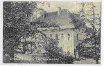 Ochla: bryła dworu (pałacu) na niemieckiej pocztówce sprzed 1945 r.